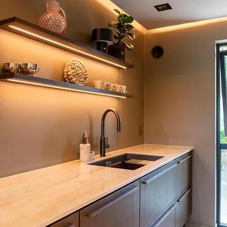 Luxurious In With Wifi