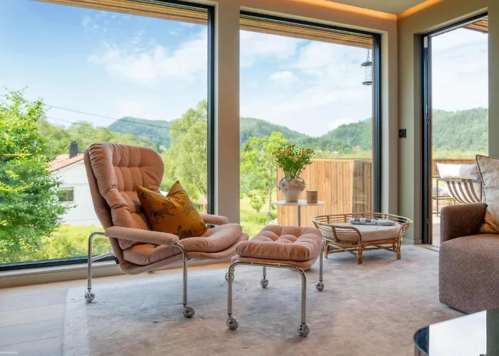 Luxurious In With Wifi 別荘 *