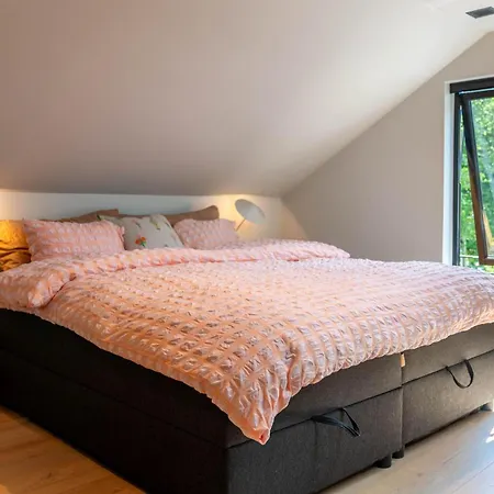 Hébergement de vacances Luxurious In With Wifi